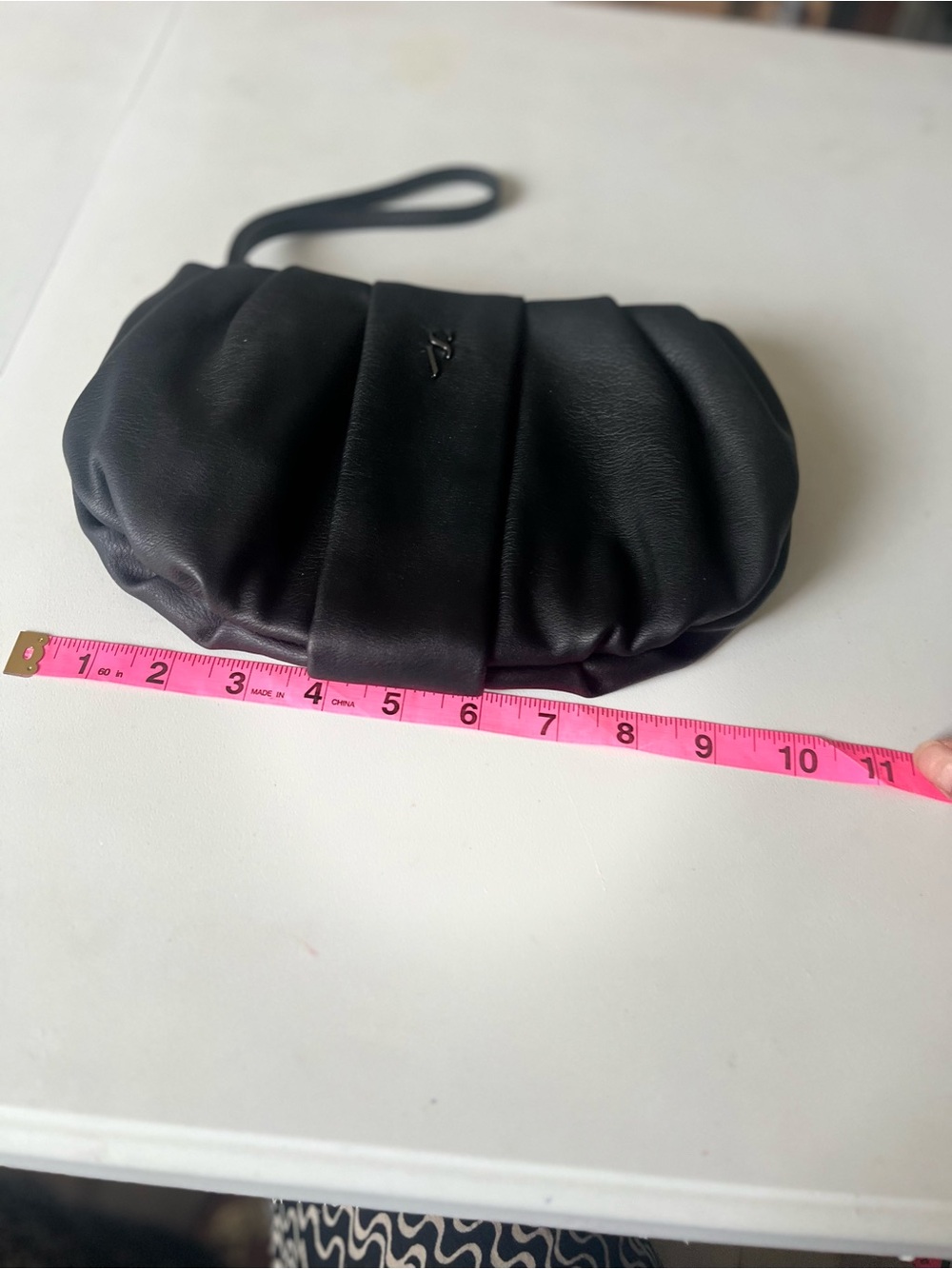 Simply Vera by Vera Black Pleated Wristlet Clutch. - Picture 5 of 7